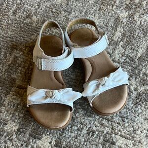 Stride Rite White Sandals Versatile Summer Comfort